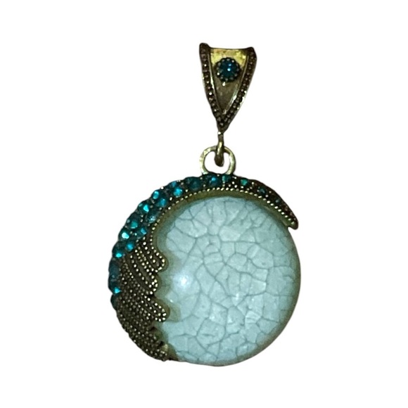 Blue Rhinestone Cabochon Gold Tone Pendant - Picture 2 of 3